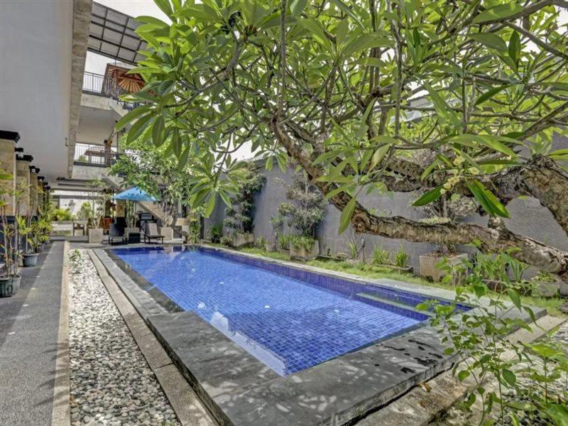 Super Oyo 3904 Kiki Residence Bali Legian Esterno foto